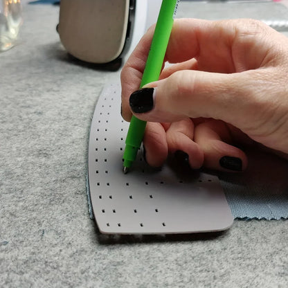 Hemy – Acrylic Hemming & Stitch Marking Tool