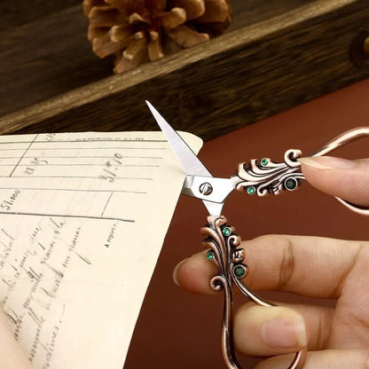 VinSew – Vintage Sewing Scissors & Craft Tool Kit