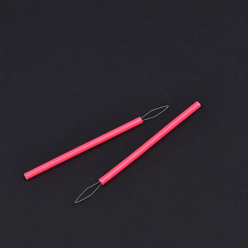 Needleque – Colorful Needle Threader Sewing Tool