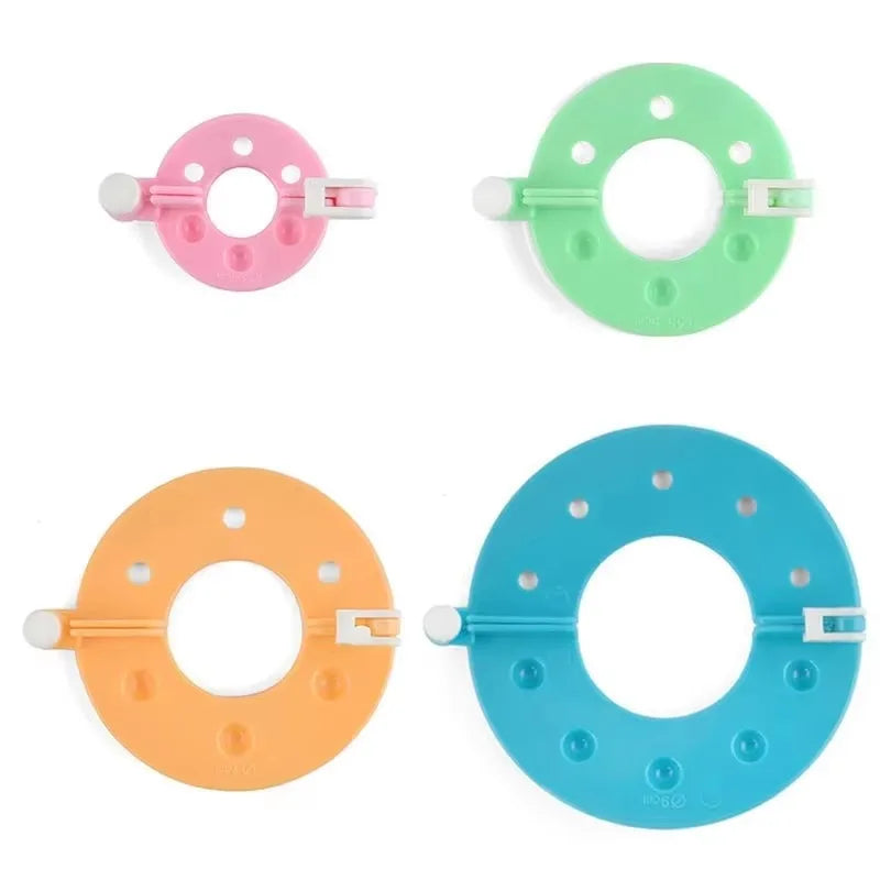 FluffCraft – DIY Pom Pom Maker Set (4 Sizes)
