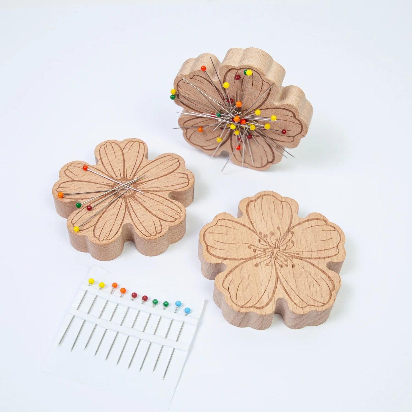 Needlista – Wooden Needle Magnet Minder