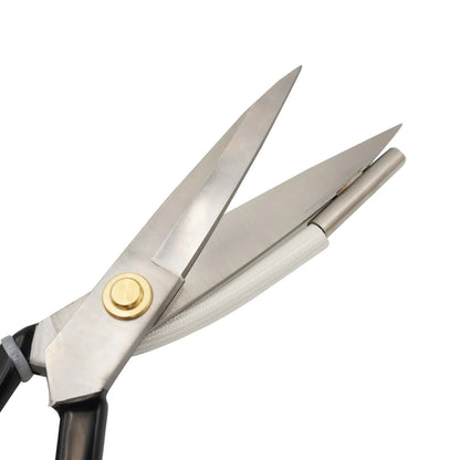 HeatCut – Temperature-Regulated Electric Thermal Scissors
